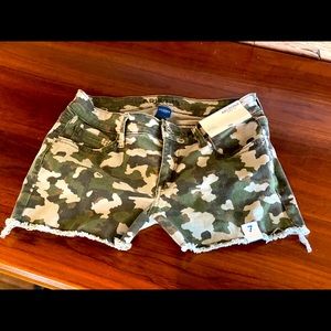 NWT Camo shorts